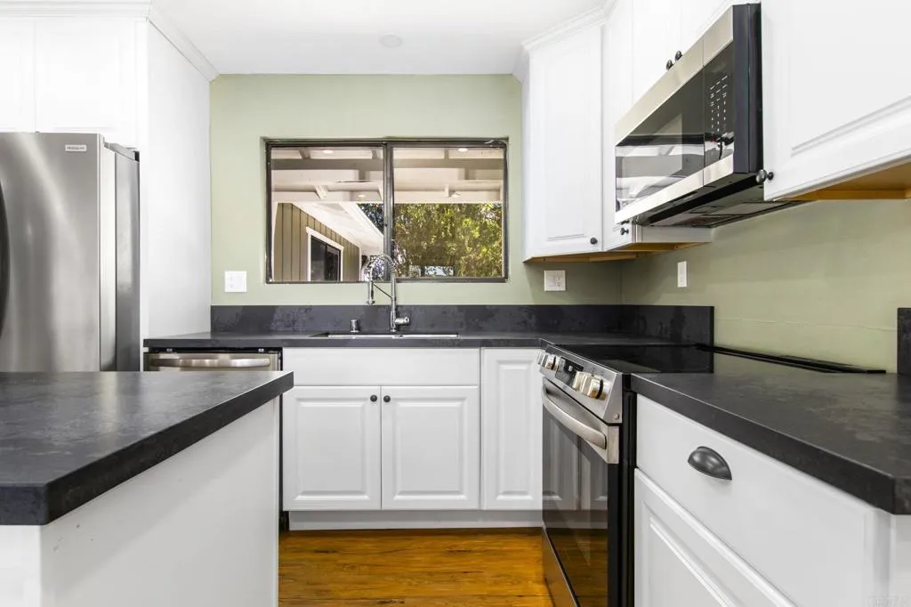 https://cdn.realtyfeed.com/cdn/127/306693091/c48cc001fec25c6f31935f0df3762c9c.webp