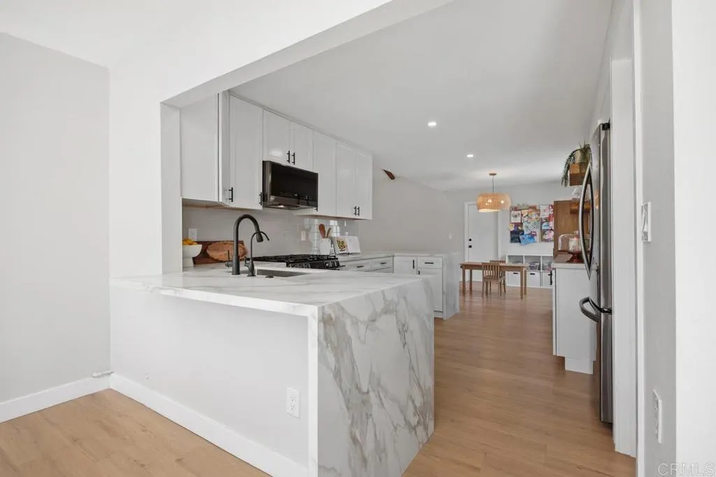 https://cdn.realtyfeed.com/cdn/127/306693113/0b1b0db7be284929ad3e72ac4bd21366.webp