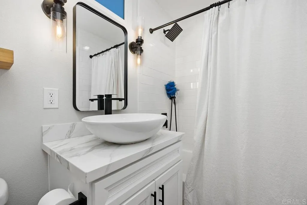 https://cdn.realtyfeed.com/cdn/127/306693113/6a929e1f8a287b3d4af633ebcee4d592.webp