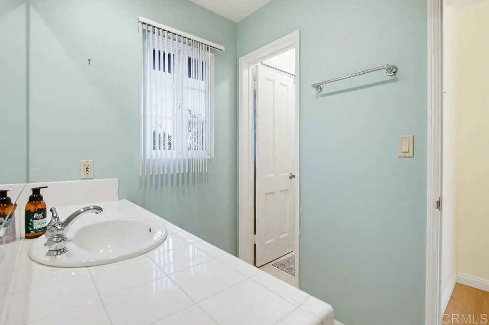 https://cdn.realtyfeed.com/cdn/127/306693114/f8cf6c423cc4c5ca853c4651168b6e5d.webp