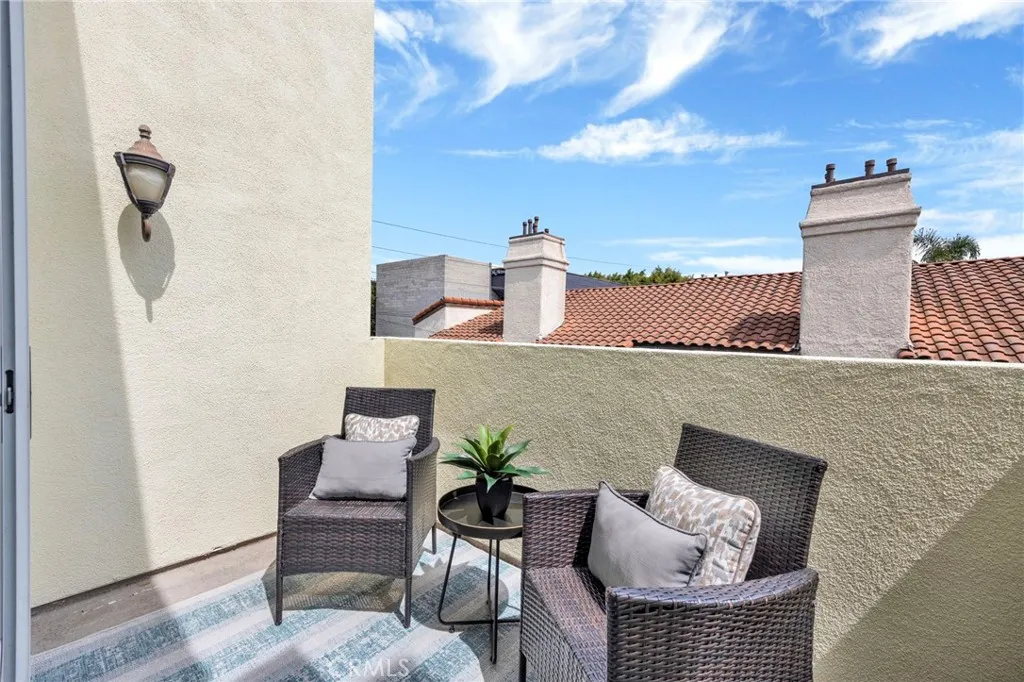 1726 Bentley Avenue UNIT PH3, Los Angeles, CA, 90025