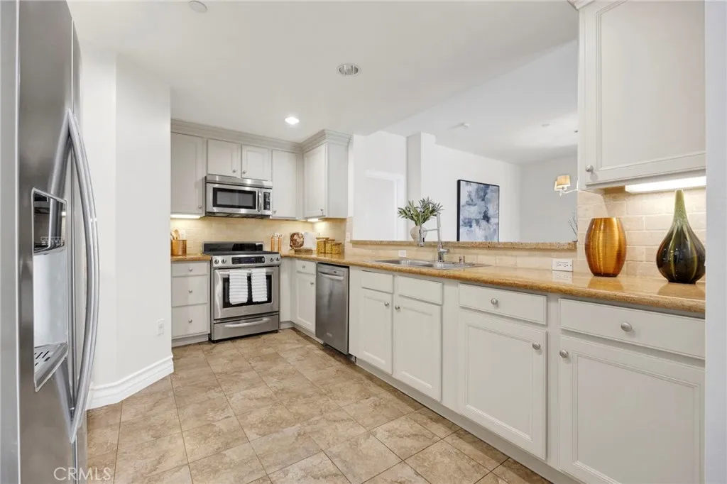 1726 Bentley Avenue UNIT PH3, Los Angeles, CA, 90025