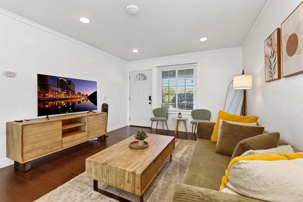 https://cdn.realtyfeed.com/cdn/127/306693243/5a02f961622881d8b7d07ca3971ad48d.webp