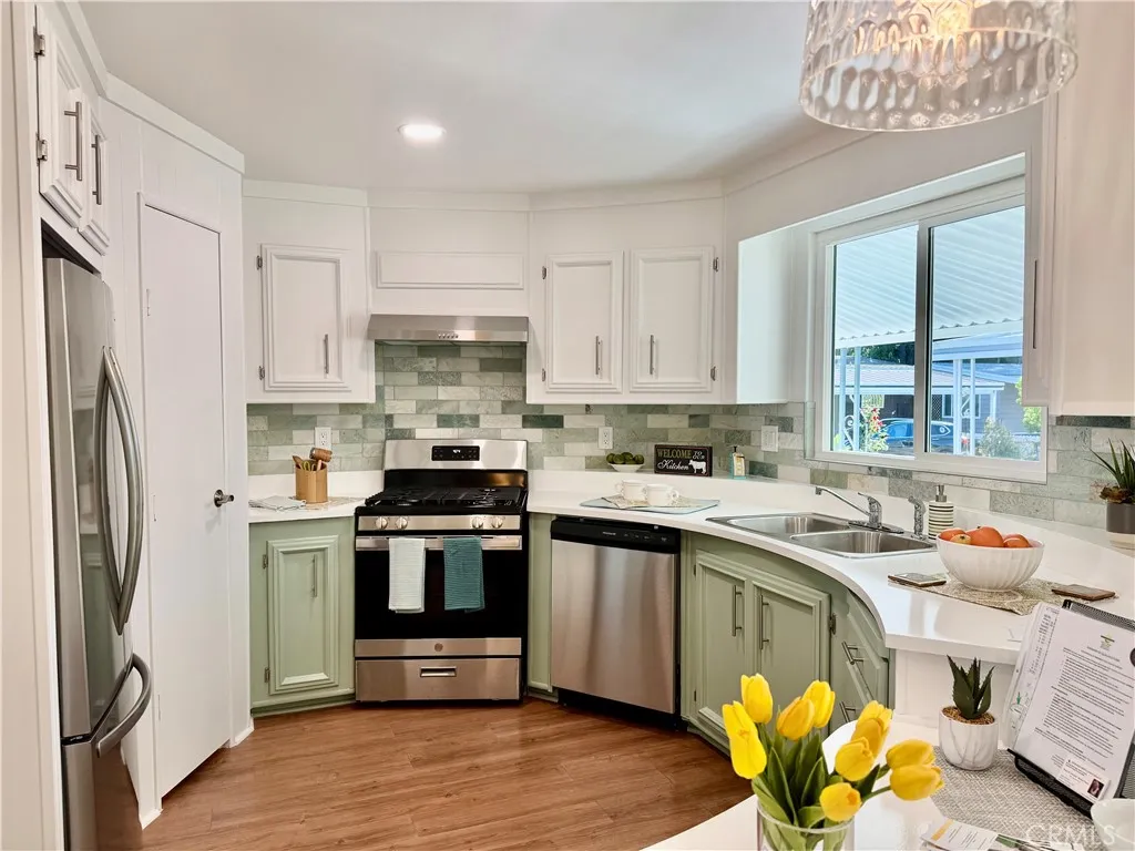 https://cdn.realtyfeed.com/cdn/127/306693270/f1566fecedb09efe760b9d0a5493cb15.webp