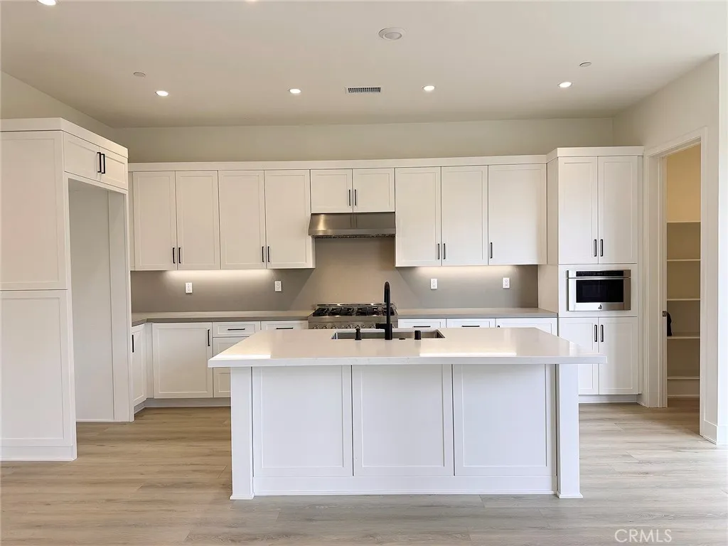 120 Awning, Irvine, CA, 92618