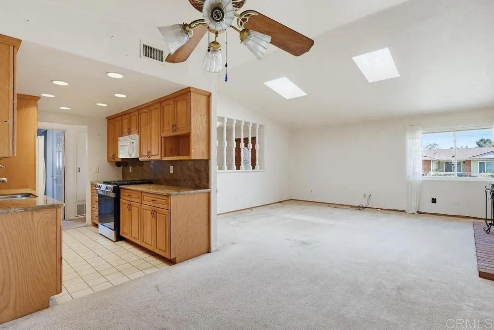 https://cdn.realtyfeed.com/cdn/127/306693297/a7ca57e269f06644ec13e05900ff18a6.webp