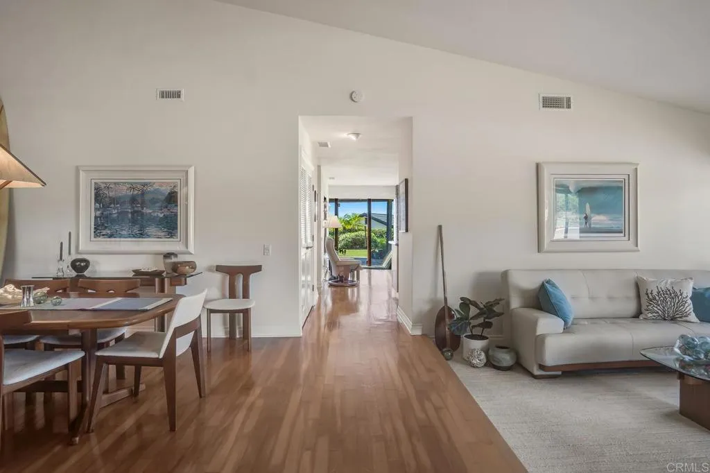 https://cdn.realtyfeed.com/cdn/127/306693298/26bab961078bac849d1fa5b761c3d9b2.webp