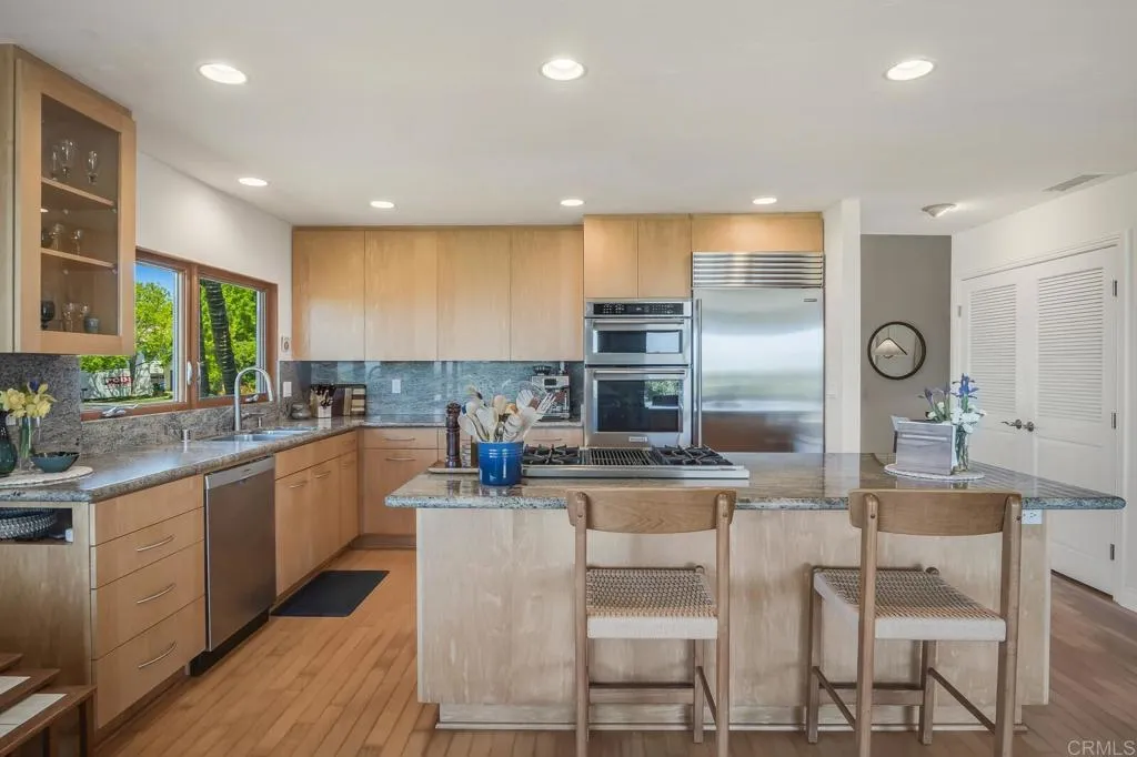 https://cdn.realtyfeed.com/cdn/127/306693298/7c8b8b81e318afd1367f9ab66b66f4c7.webp
