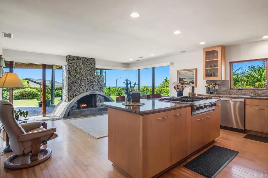 https://cdn.realtyfeed.com/cdn/127/306693298/8ec398ddd6c16944aec4701aff54eca1.webp