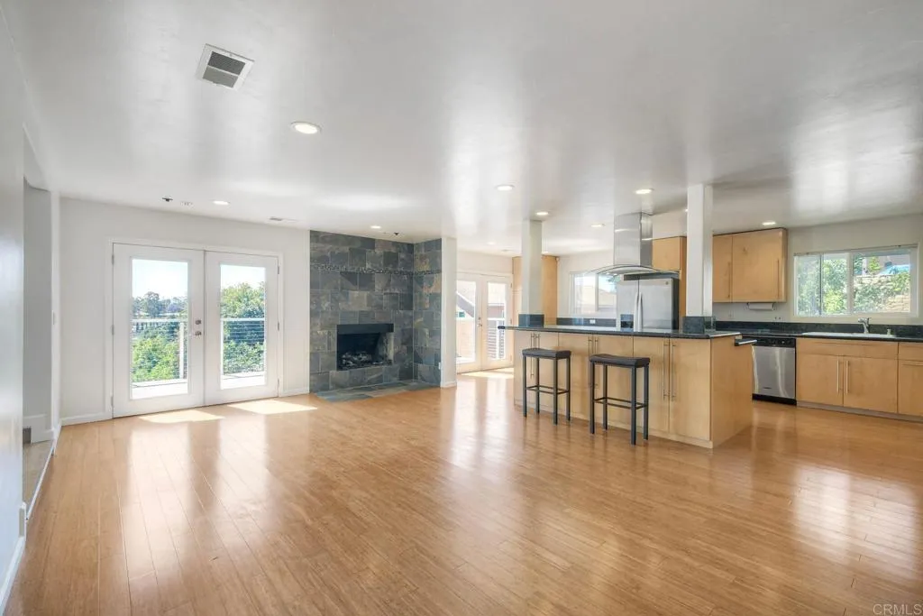 https://cdn.realtyfeed.com/cdn/127/306693308/365b2b1a93cc1d18a51f8367861b1477.webp