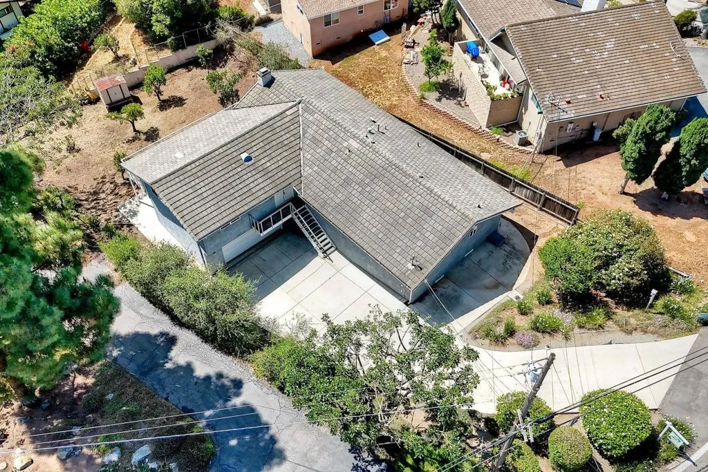 https://cdn.realtyfeed.com/cdn/127/306693308/4056ed371377942b8f6feb030738208d.webp