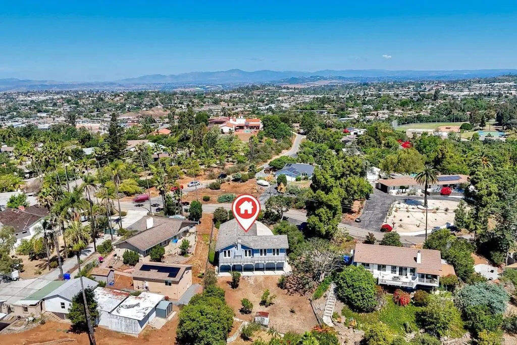 https://cdn.realtyfeed.com/cdn/127/306693308/60cc51b2dedd4a4bd36b1eabbd0796a8.webp