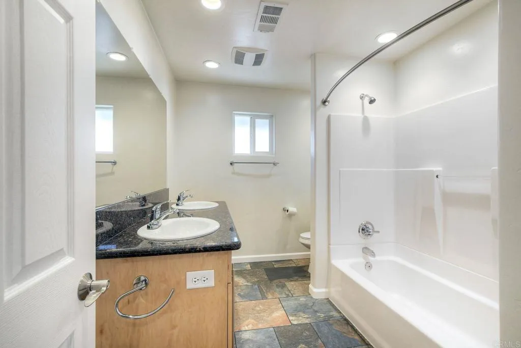 https://cdn.realtyfeed.com/cdn/127/306693308/9ad59d041b03f2aec560b64ae8b711f5.webp