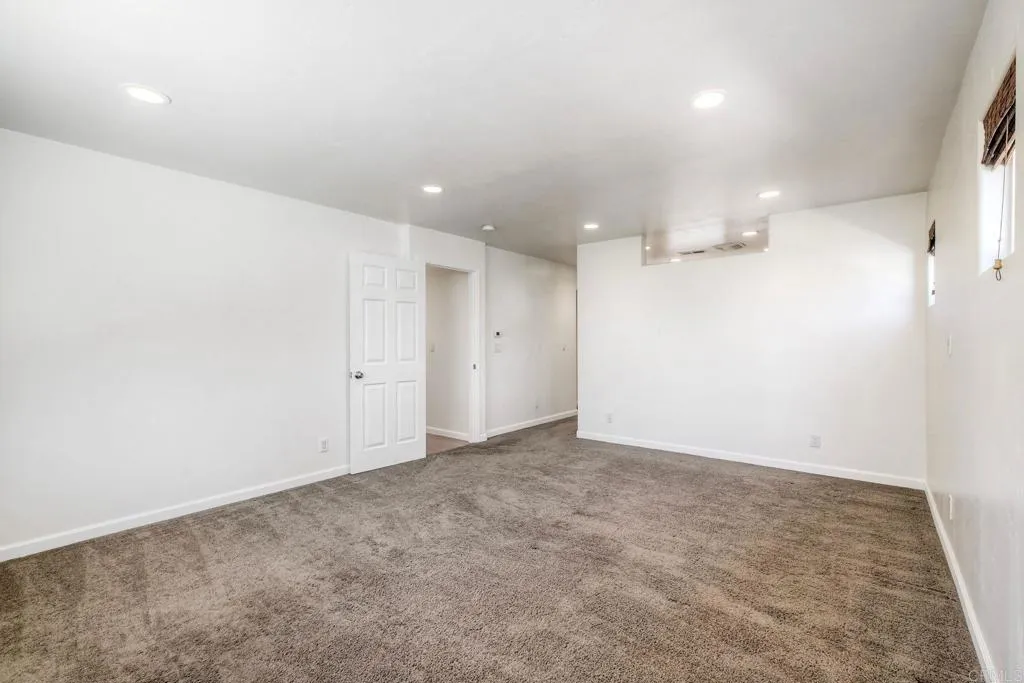 https://cdn.realtyfeed.com/cdn/127/306693308/b6d34f60fbd3250975f91faef1056e2f.webp