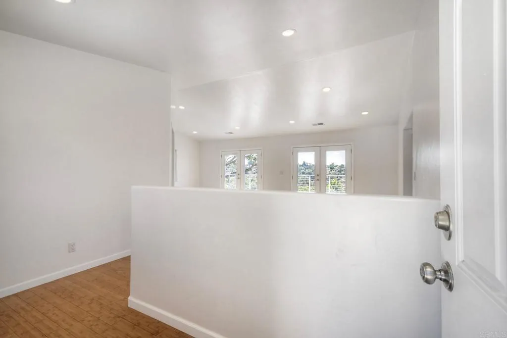 https://cdn.realtyfeed.com/cdn/127/306693308/c8d6c54c46963862bf8be84ff8d93029.webp