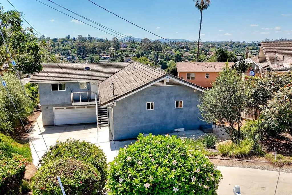 https://cdn.realtyfeed.com/cdn/127/306693308/cb477eba01588bb84c147f0ce04c41af.webp