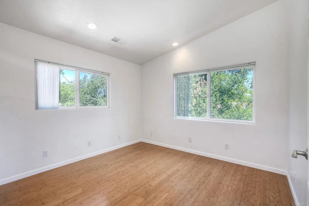 https://cdn.realtyfeed.com/cdn/127/306693308/fe5d251752eb2ae373820aeb46e7b0a2.webp