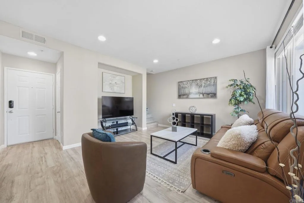 https://cdn.realtyfeed.com/cdn/127/306693310/0c9a66f84061d11edbd0325a0b4fb1b6.webp