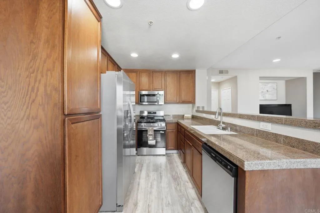 https://cdn.realtyfeed.com/cdn/127/306693310/c5d8cff4cbb2173fada3beeffde08291.webp