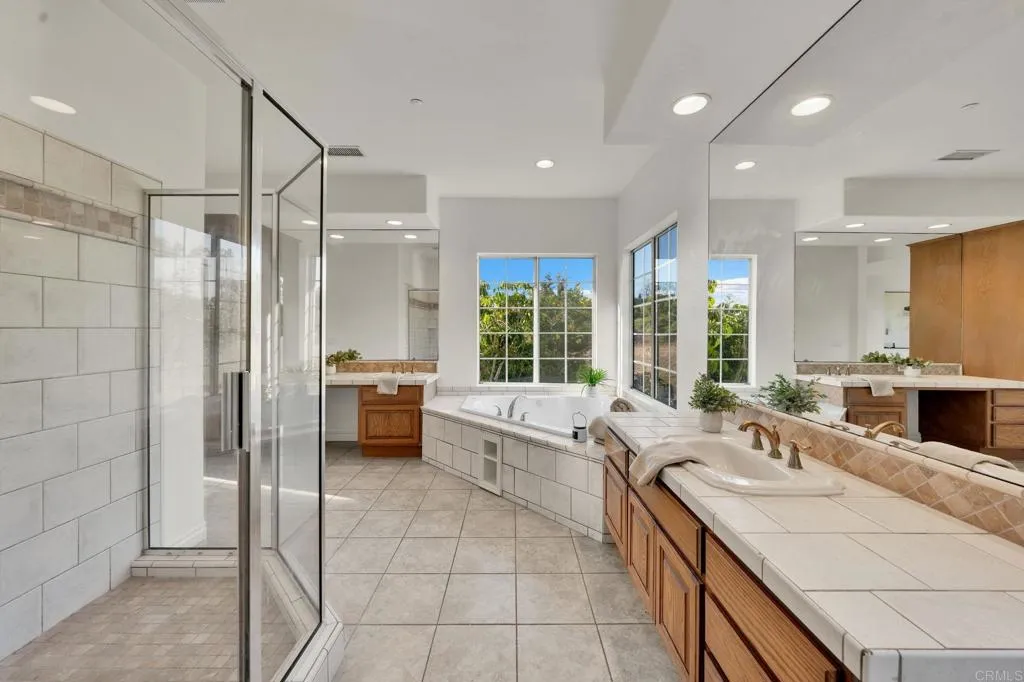 https://cdn.realtyfeed.com/cdn/127/306693370/138c342f037a2bf605c6d05af719fab6.webp
