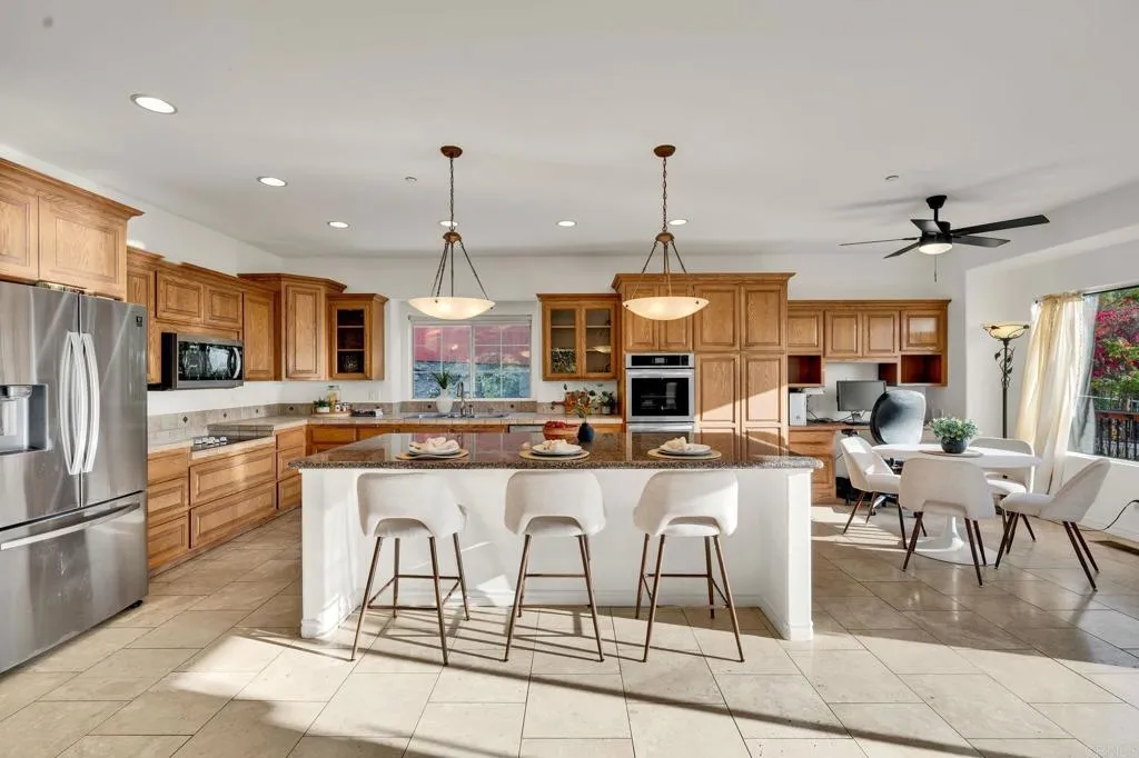 https://cdn.realtyfeed.com/cdn/127/306693370/24961e510065d1683b72e09d3ae3d140.webp