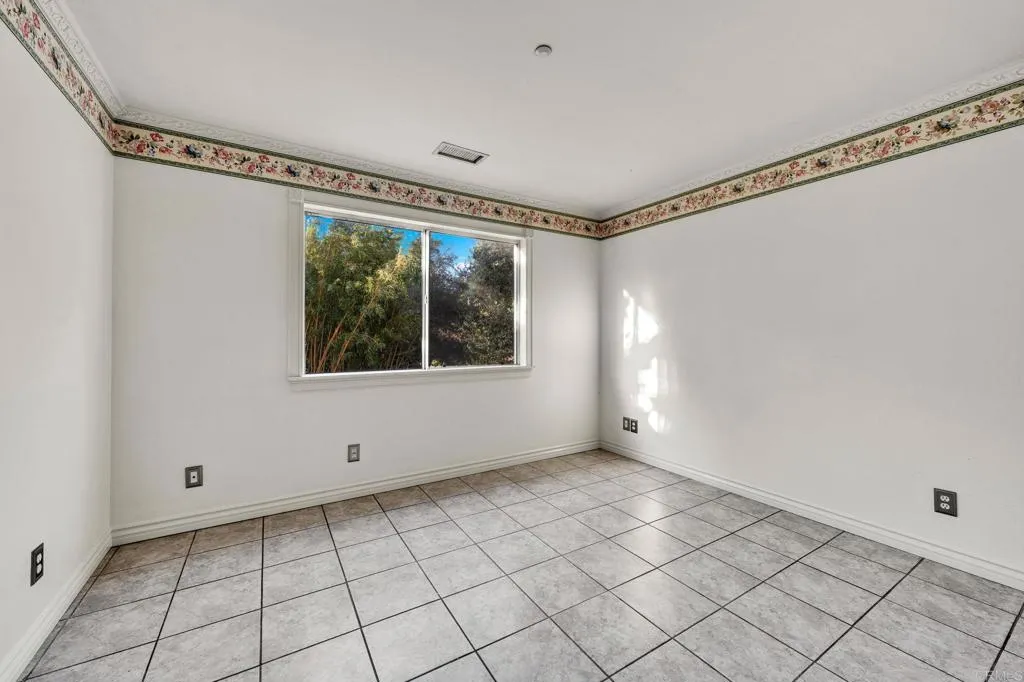https://cdn.realtyfeed.com/cdn/127/306693370/482600cd7cc7c4386ec3056f0eda71d9.webp
