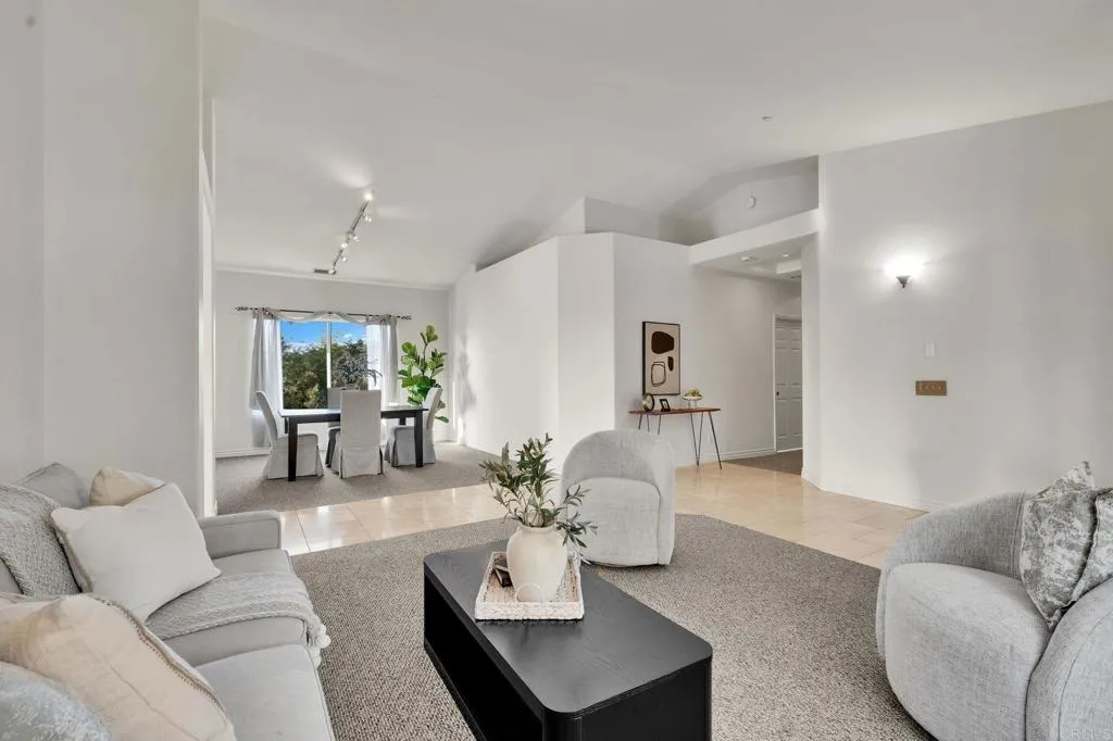 https://cdn.realtyfeed.com/cdn/127/306693370/97d3ce08d074d965988f2e493f5c4767.webp