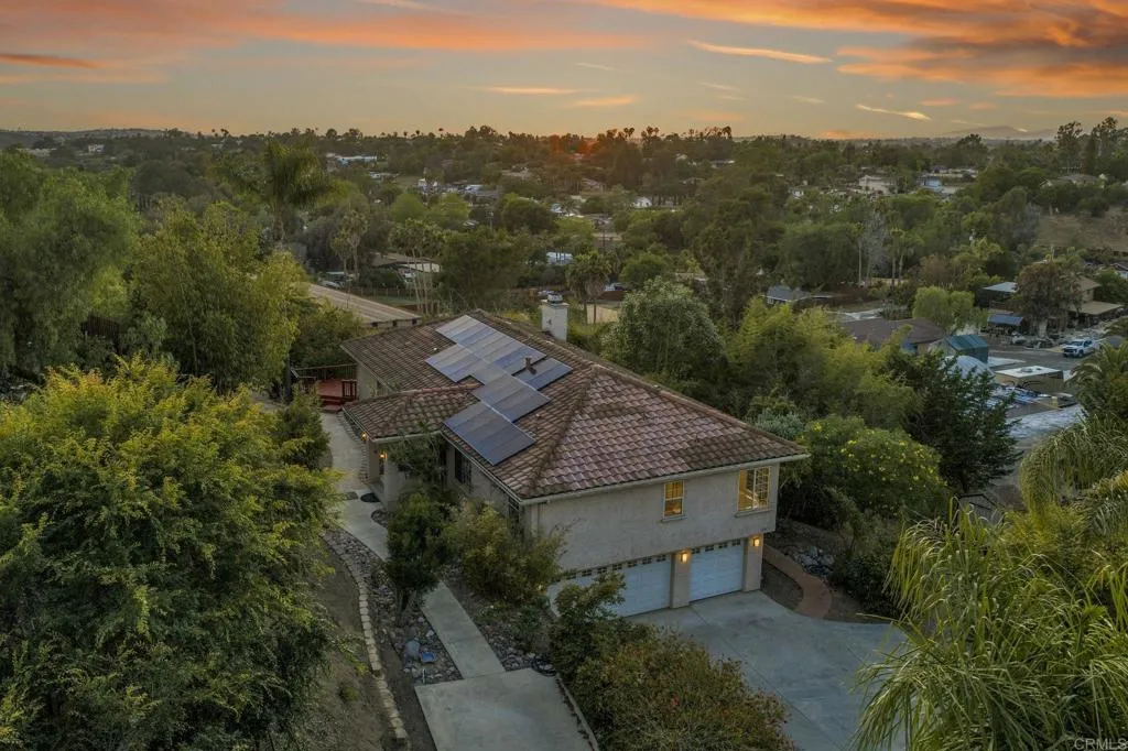 https://cdn.realtyfeed.com/cdn/127/306693370/bafd55445247c4dda191d24eb3811ee2.webp