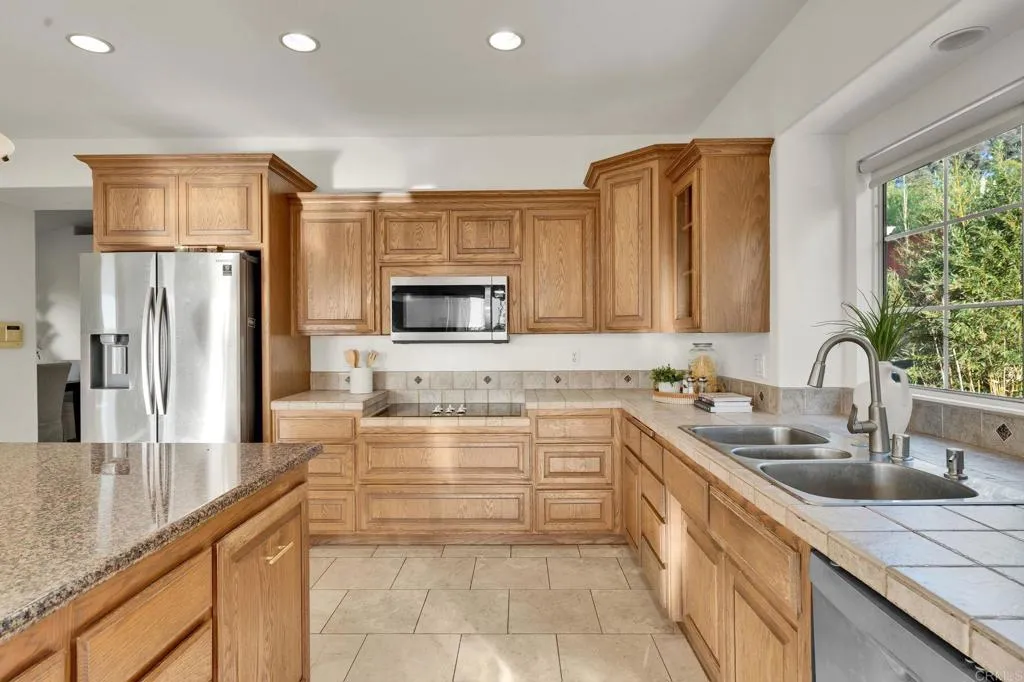 https://cdn.realtyfeed.com/cdn/127/306693370/e656c368d8811e11ba1bf150210ffade.webp