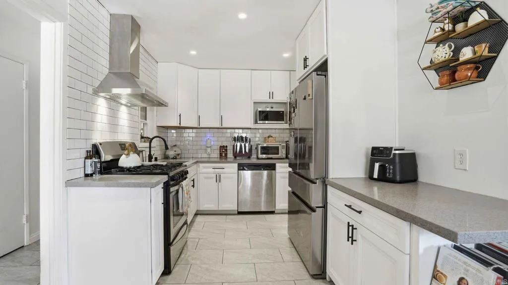 https://cdn.realtyfeed.com/cdn/127/306693374/7f5a791f08e2985c0d9c527eb7172b89.webp