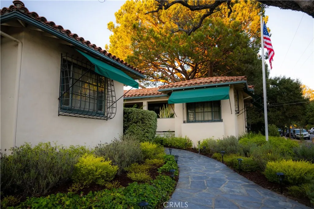 103 Micheltorena Street, Santa Barbara, CA, 93101