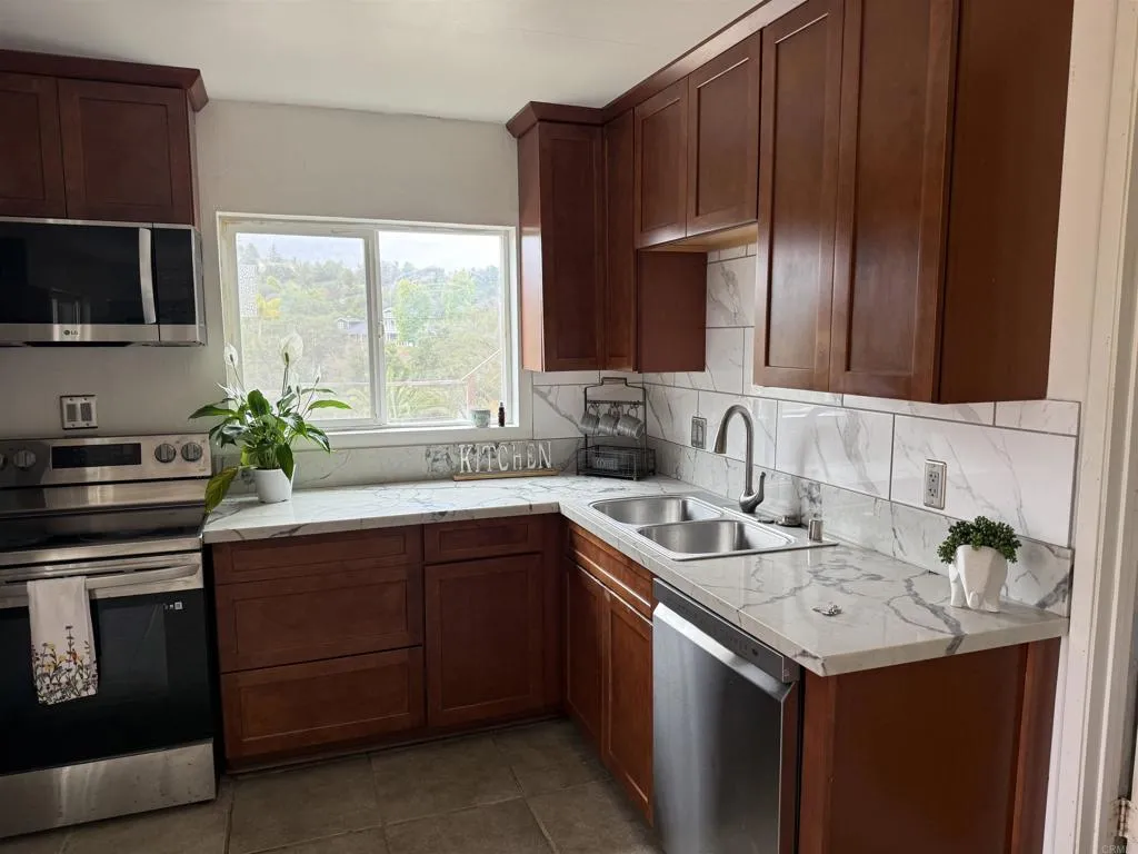 https://cdn.realtyfeed.com/cdn/127/306693398/3b6629d293767674be183b3c4f5f868a.webp