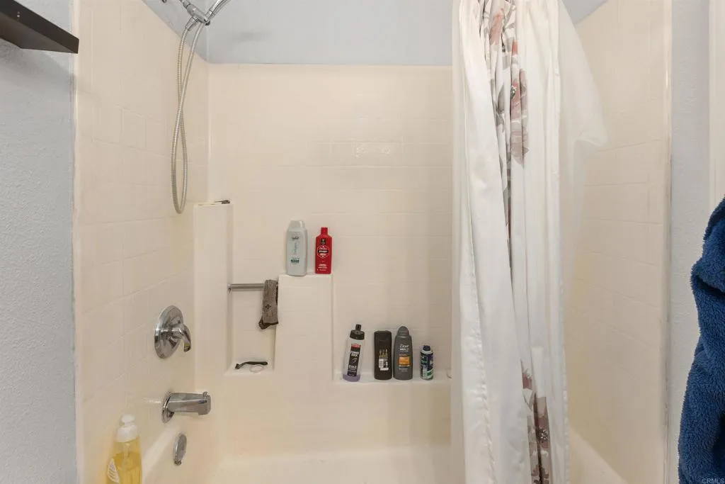 2050 camino de la reina UNIT 203, San Diego, CA, 92108