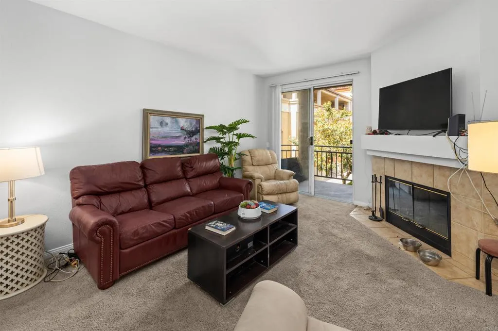 2050 camino de la reina UNIT 203, San Diego, CA, 92108