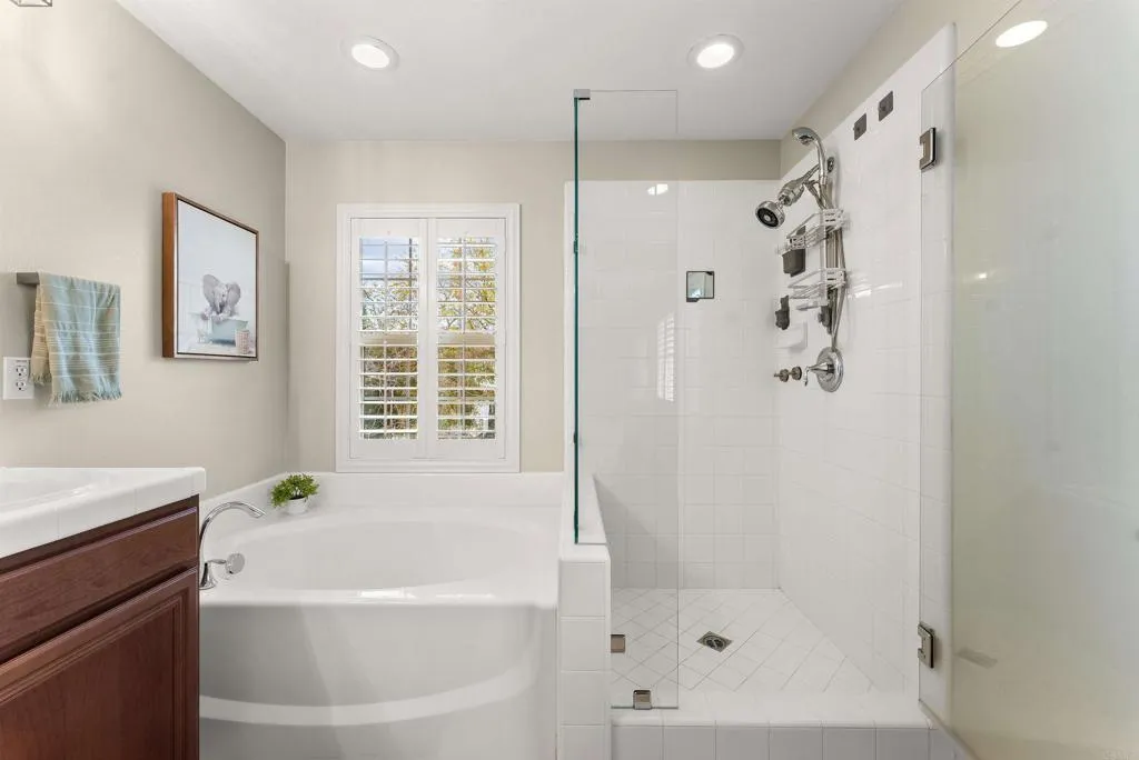 https://cdn.realtyfeed.com/cdn/127/306693486/07c142dd80e61a61e6618bccdf5452df.webp