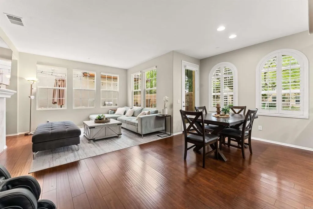 https://cdn.realtyfeed.com/cdn/127/306693486/912a2051d15fc251837f82f8bc93e930.webp
