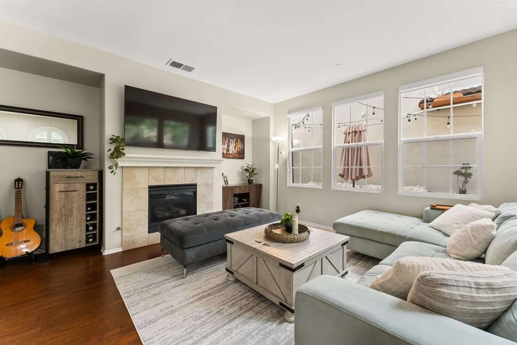 https://cdn.realtyfeed.com/cdn/127/306693486/db34f734429b3f811f83800f02204761.webp