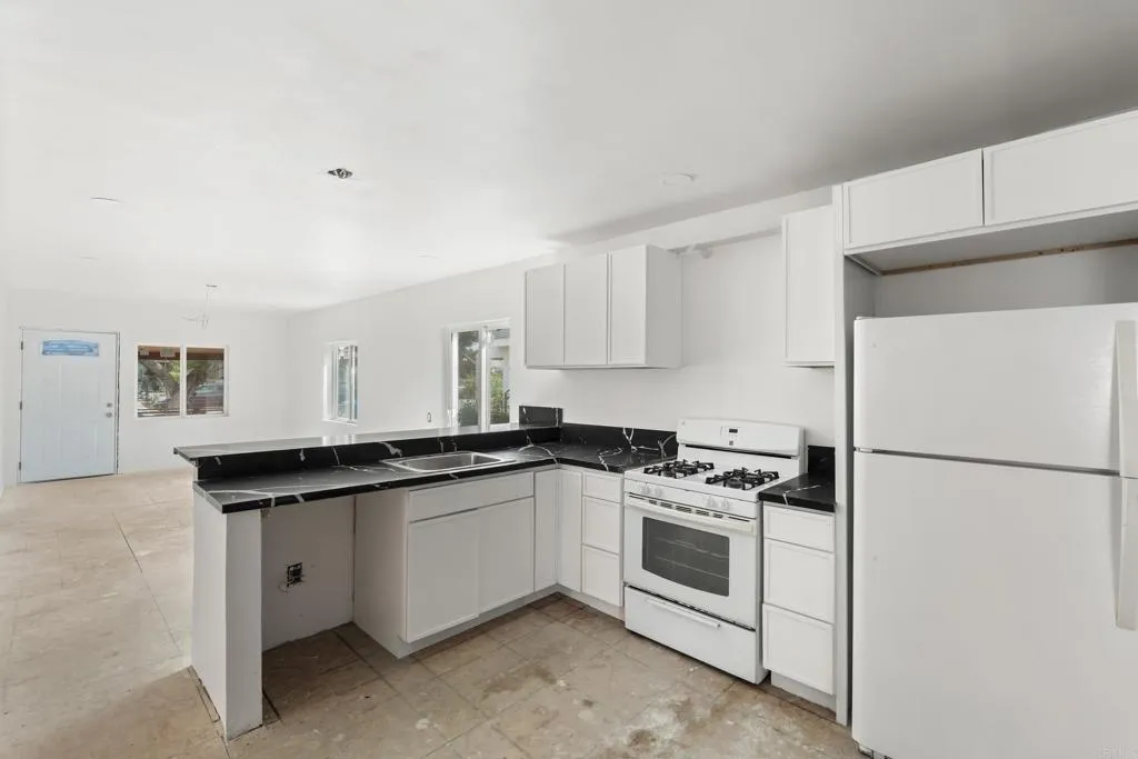 https://cdn.realtyfeed.com/cdn/127/306693518/932d00aabfc05e5d39bfba0bbd2b9a34.webp