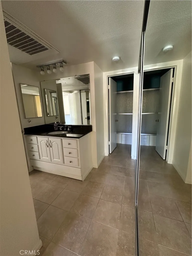 23515 Lyons UNIT 219, Valencia, CA, 91355