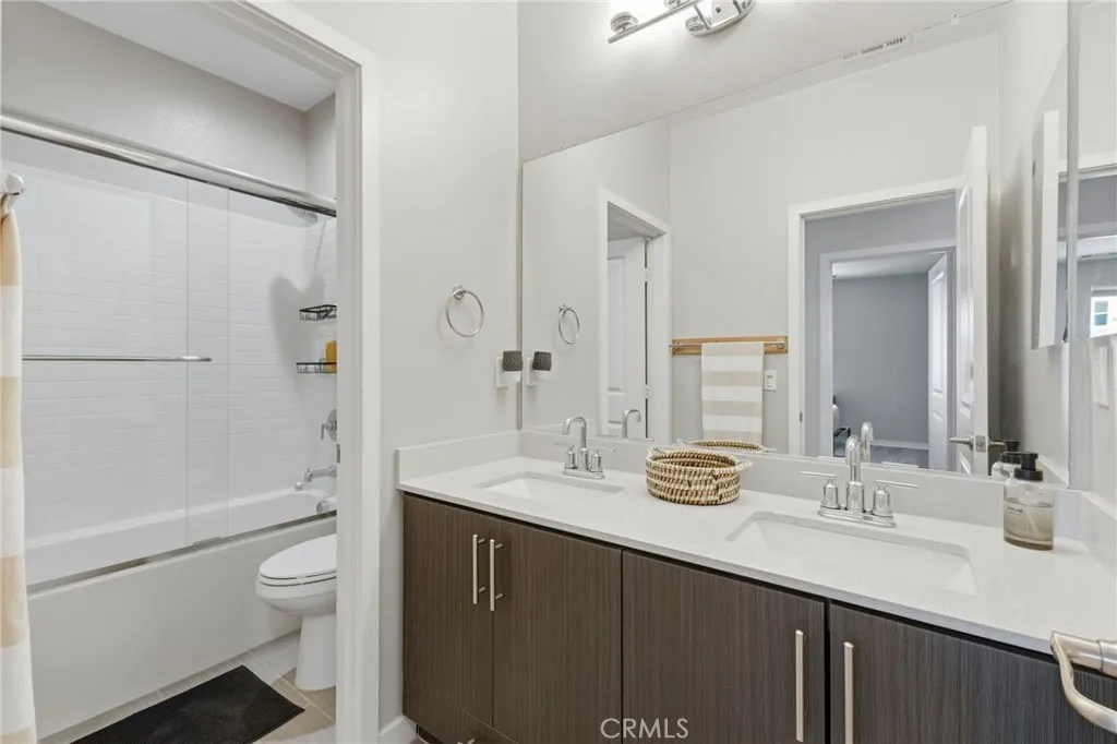 https://cdn.realtyfeed.com/cdn/127/306693589/22f30086f48743e124b85b96386c1f42.webp