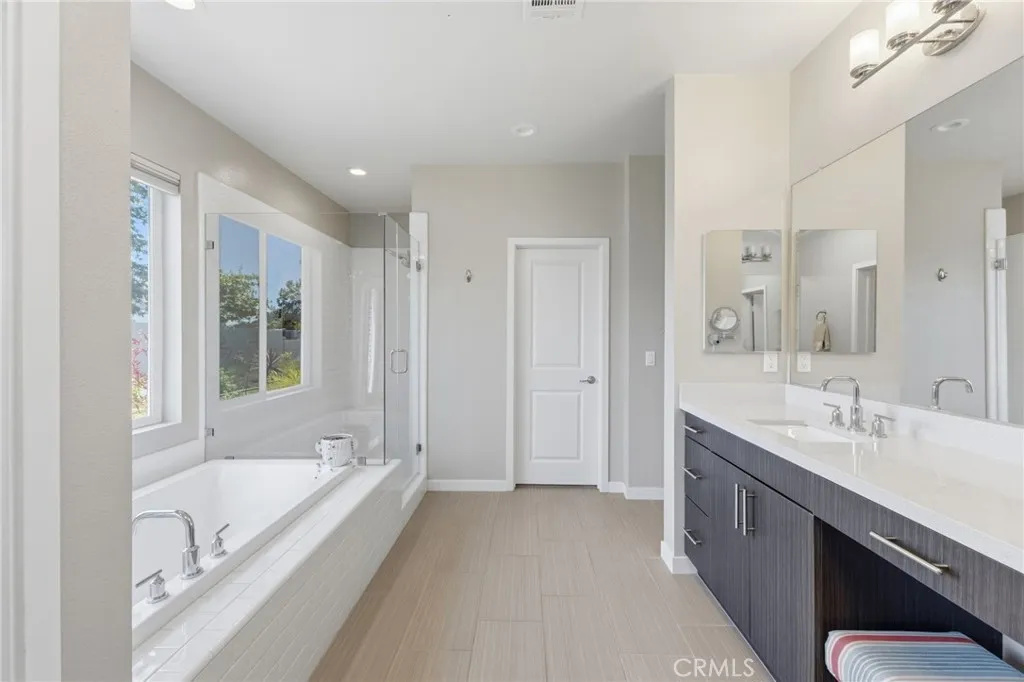 https://cdn.realtyfeed.com/cdn/127/306693589/26bab9aec23d5ea7374327e87645e8c0.webp