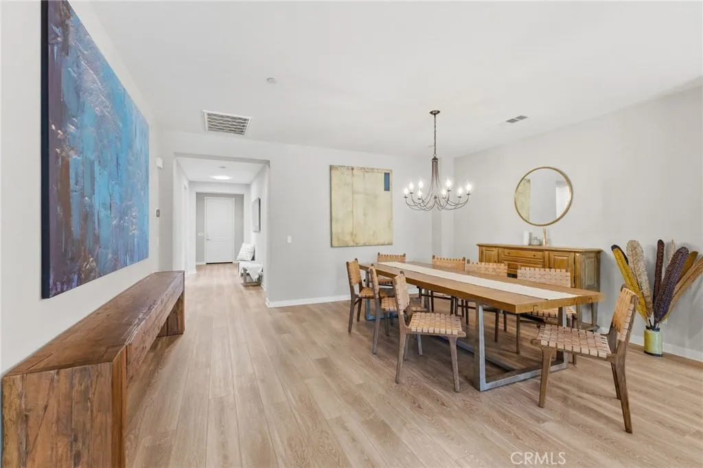 https://cdn.realtyfeed.com/cdn/127/306693589/2711c00585589e01057207c3ce73b27b.webp