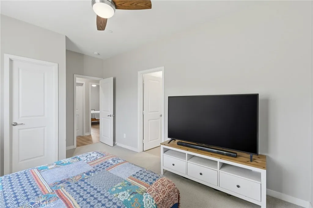 https://cdn.realtyfeed.com/cdn/127/306693589/488a26b50d03dbd2ae63a3b0b07962a7.webp