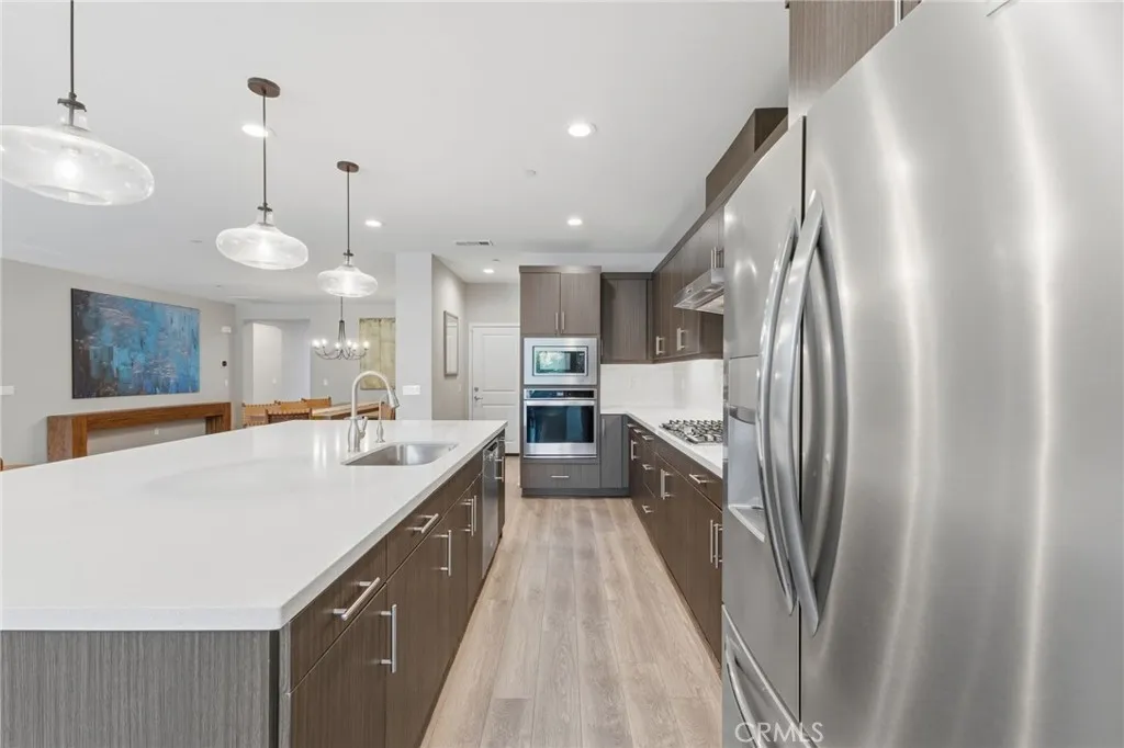 https://cdn.realtyfeed.com/cdn/127/306693589/b63fbb216fa7d918114b90c7d40455ee.webp