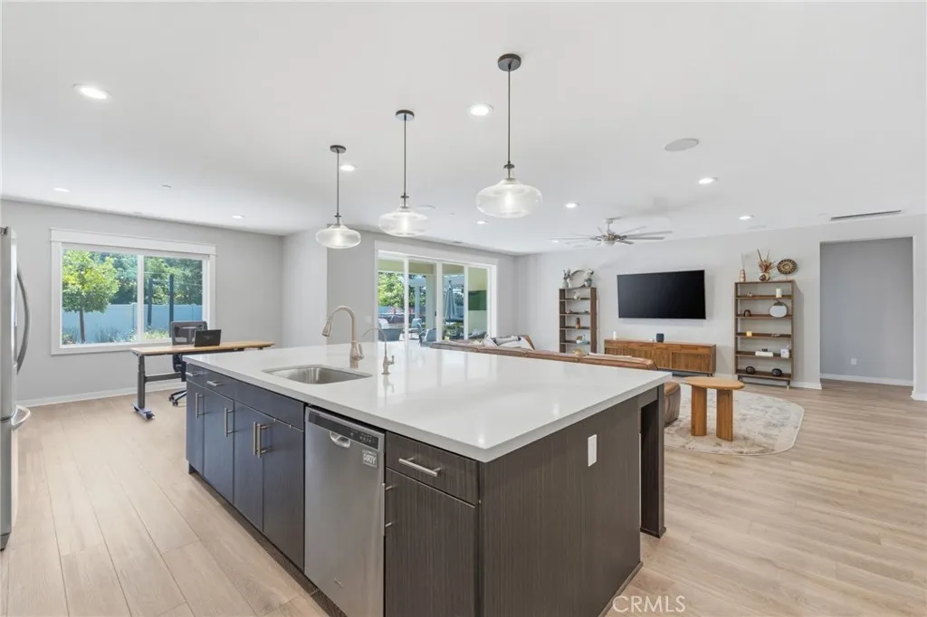 https://cdn.realtyfeed.com/cdn/127/306693589/e300924a86c87e2cc9dc68ac7eb9bc6a.webp