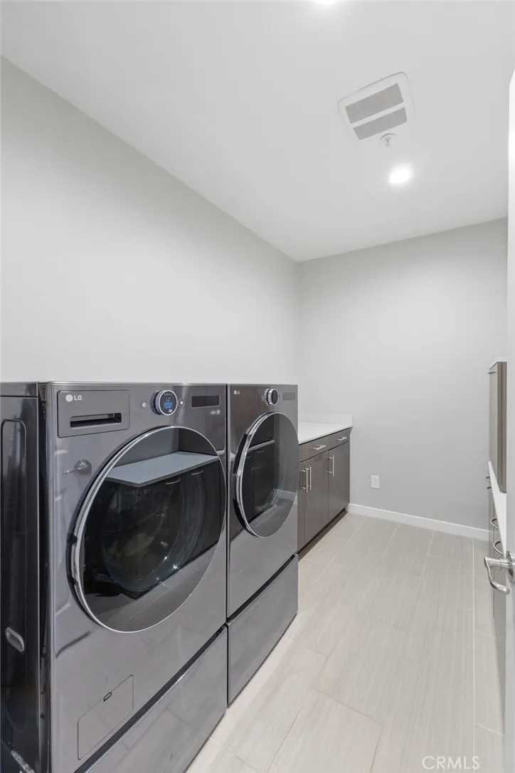 https://cdn.realtyfeed.com/cdn/127/306693589/e3bca9682e5c08d85cbd3f312e7329ea.webp