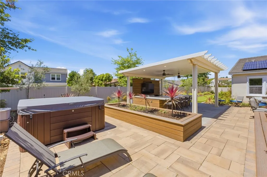 https://cdn.realtyfeed.com/cdn/127/306693589/fcf50cad68072022f0d915cf2f1cfc65.webp