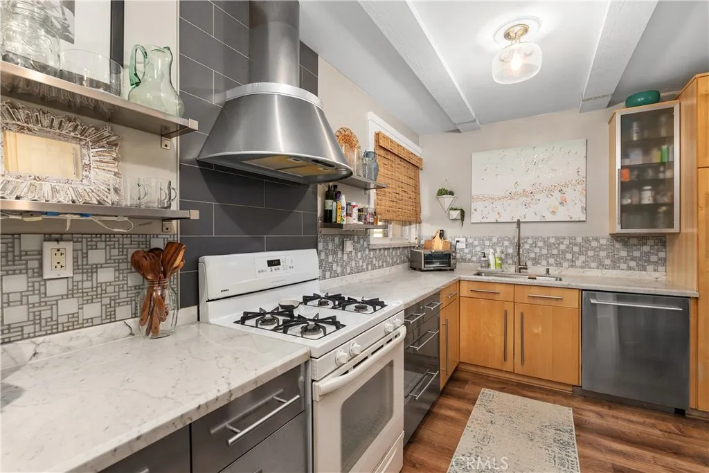 Valley Village, CA 91601