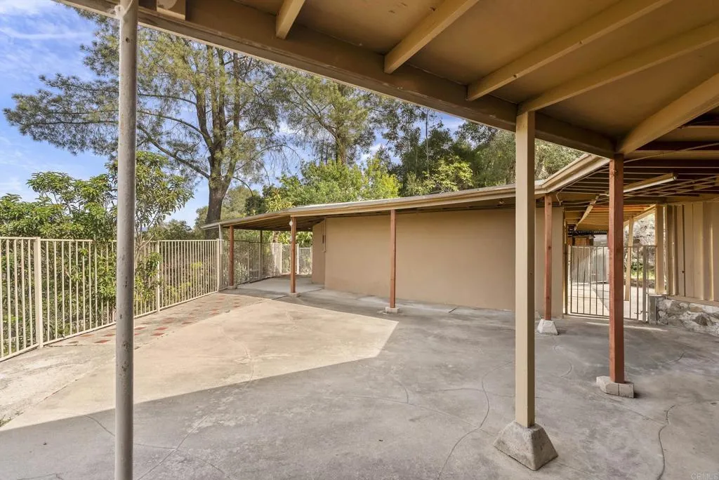 https://cdn.realtyfeed.com/cdn/127/306693625/44e7687117901f074435d1874ff5777c.webp
