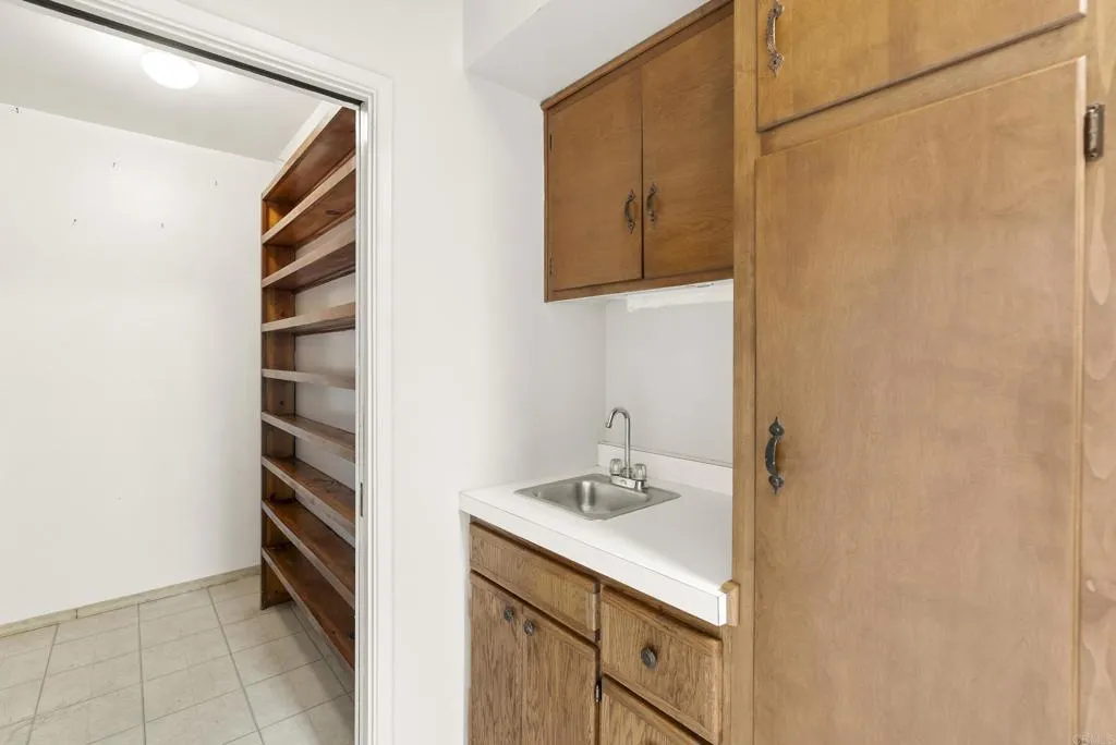 https://cdn.realtyfeed.com/cdn/127/306693625/8945b6c281b2221d6b348676fa22d974.webp